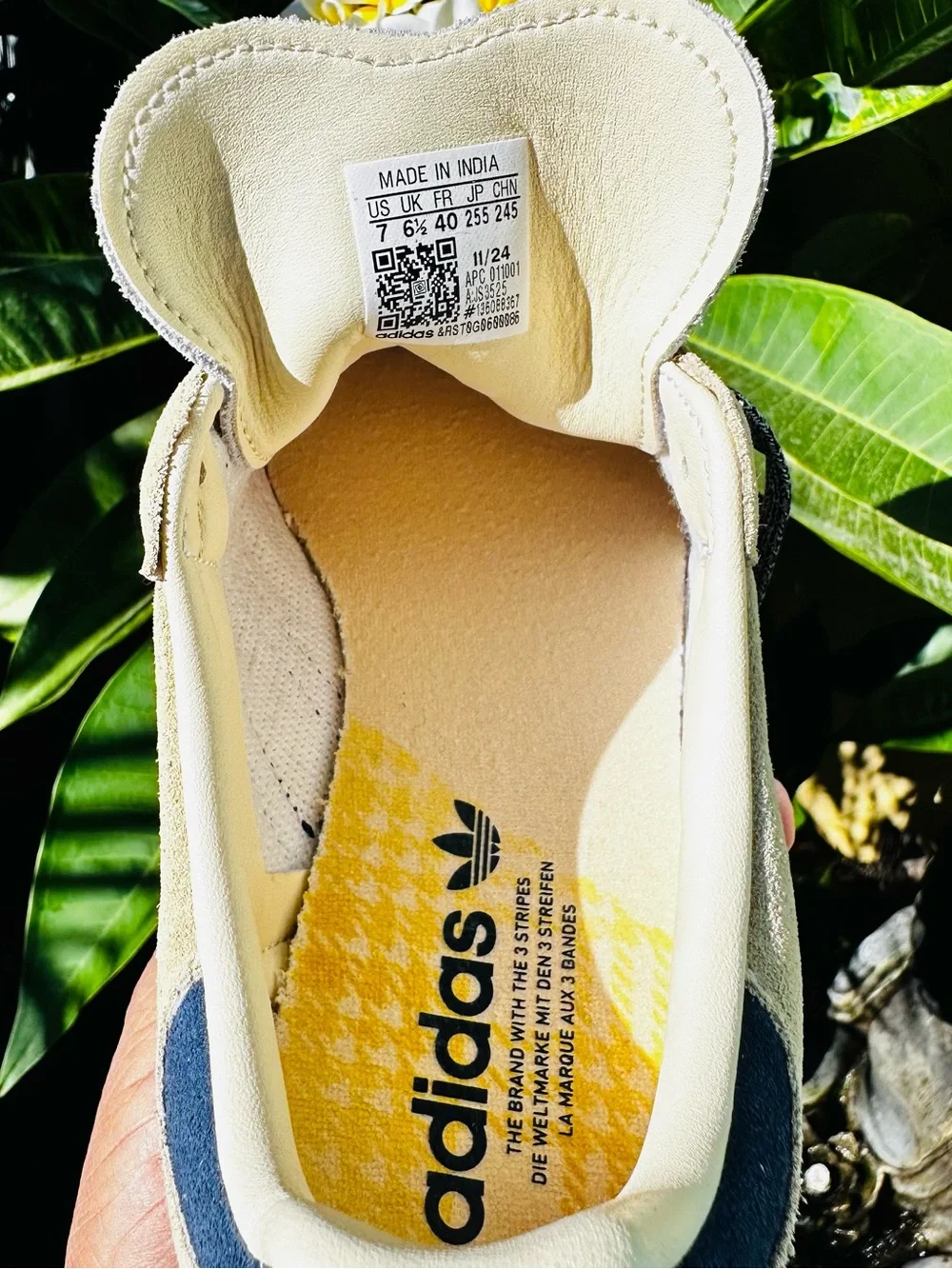Adidas originals Samba  J Warm Vanilla/ Indigo